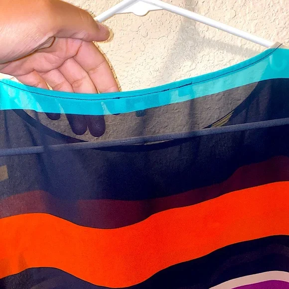 Guess Blouse - Picture 5 of 6